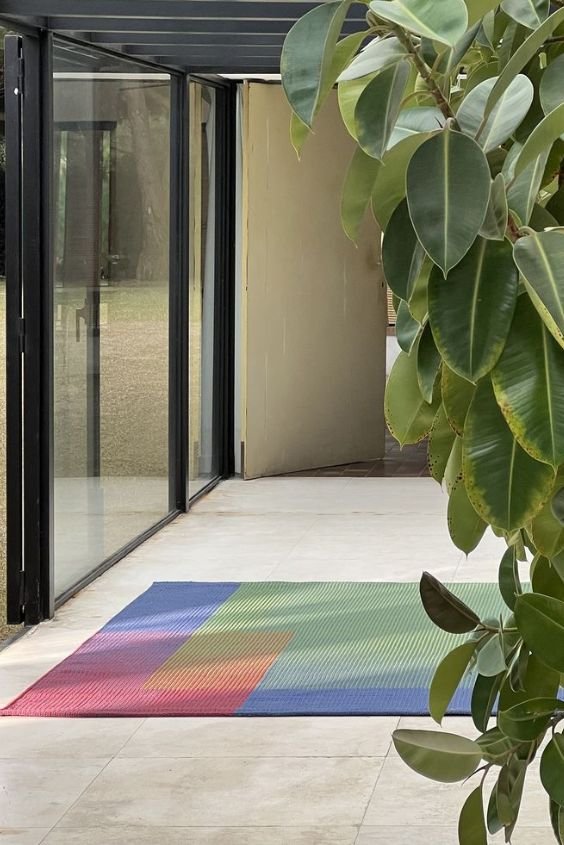 Gradient Rugs for a Subtle Touch of Elegance