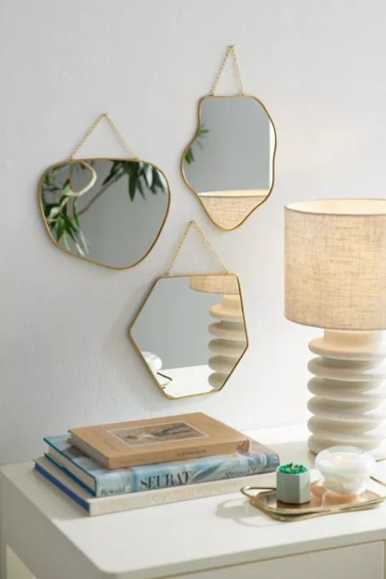 Use Decorative Mirrors in Different Shapes