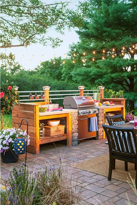 Cook Up Some Fun with an Outdoor Kitchen