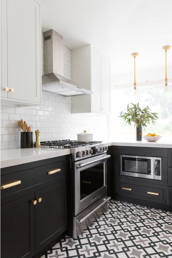 High-Contrast Two-Tone Cabinets