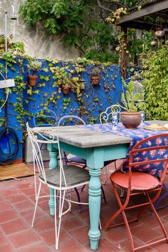 Incorporate Bold Color Palettes