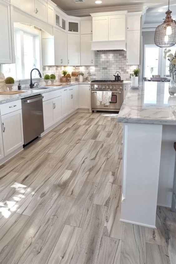 Luxury Vinyl Plank (LVP) & Tile (LVT)