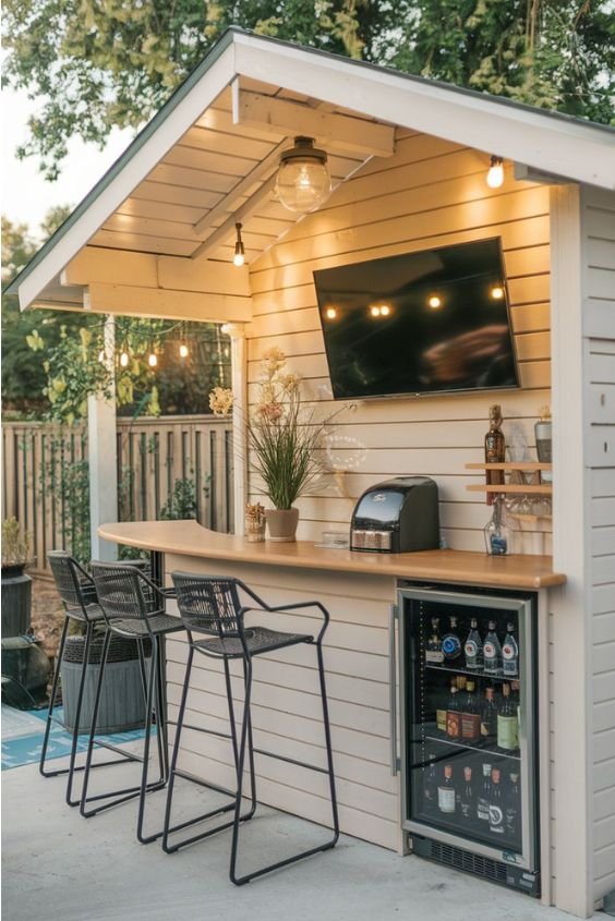 Outdoor Patio Bar for Entertaining on a Budget