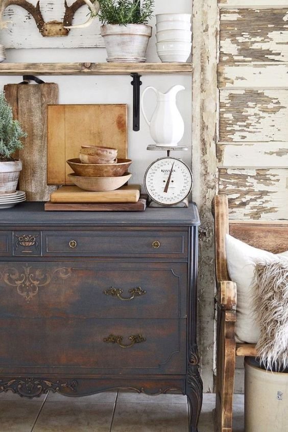 Chalk Paint Dresser for a Vintage Look