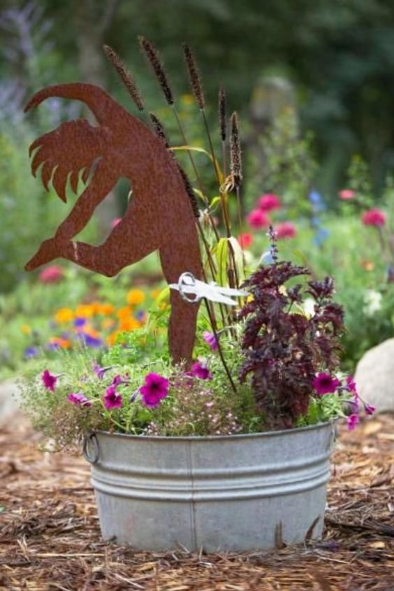DIY Garden Art and Decor