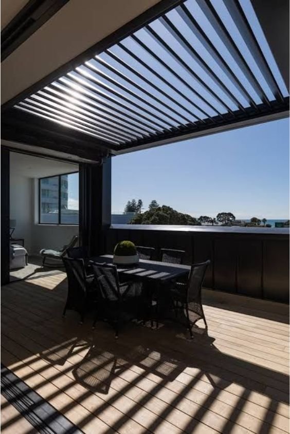 Louvered Roof System