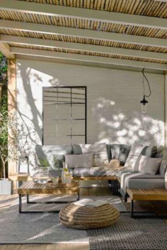 Textured Plaster Ceiling for a Mediterranean Look